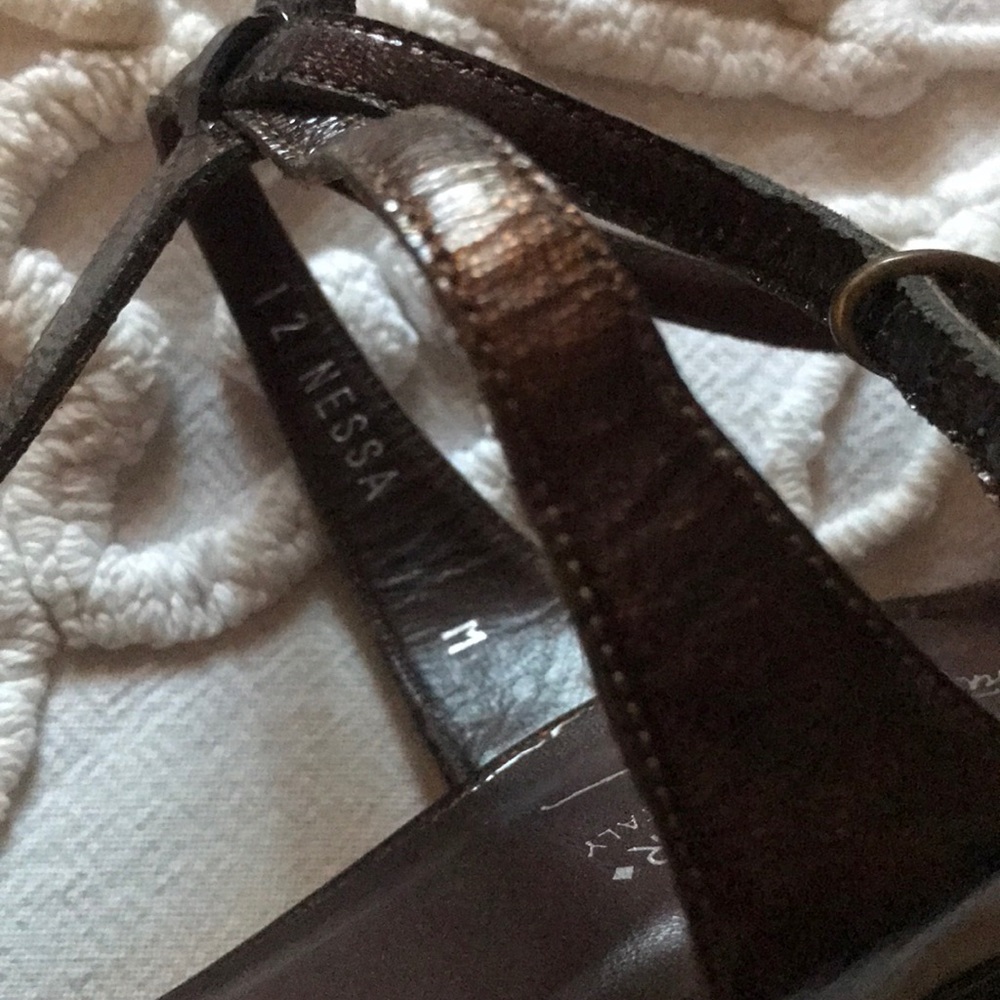 Pliner sz9.5M bronzed brown sandals with 3.5” heel - Picture 6 of 7